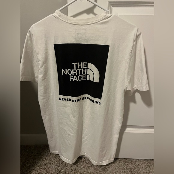 The North face Logo T-Shirt size Medium - Picture 2 of 5